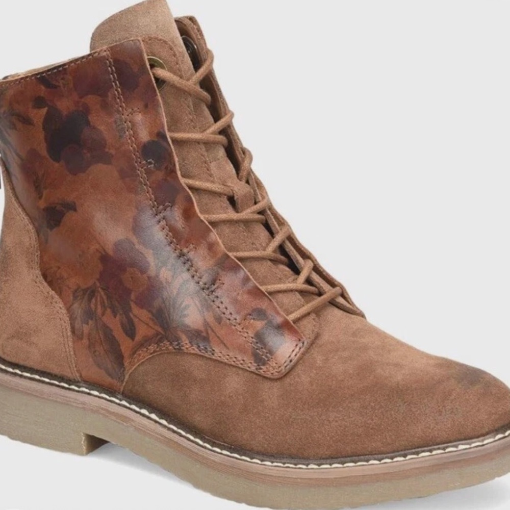 Comfortiva Renny Siena Brown Leather Suede Boots, size 8, back zip.